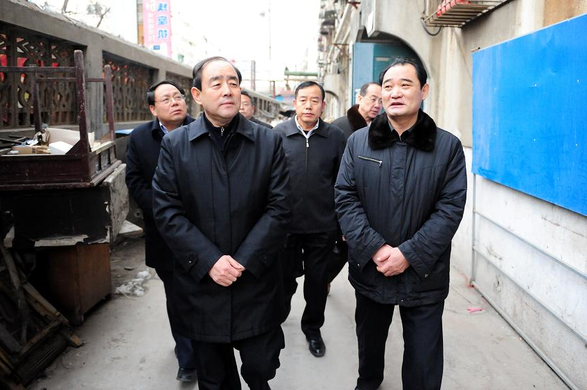 市委书记马平昌看望慰问集团公司钢铁厂困难职工