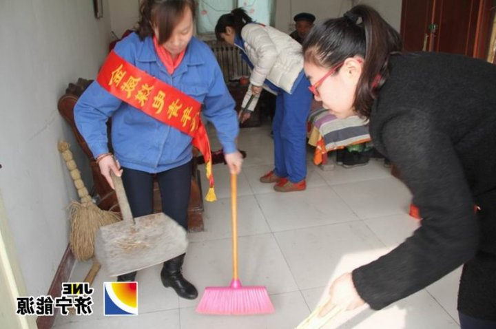 金威煤电团委组织开展学雷锋志愿服务活动