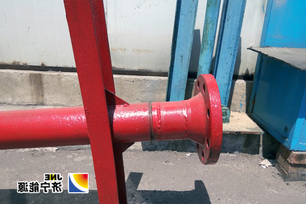 霄云煤矿：通防工区职工自制可拆卸法兰孔口管