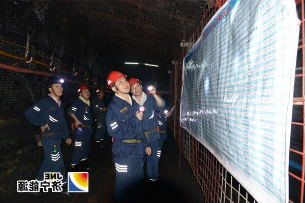 虢洪增到霄云煤矿检查指导工作