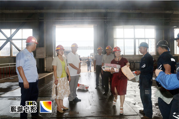 汶上县副县长韩晶到阳城煤电进行“夏送清凉”慰问