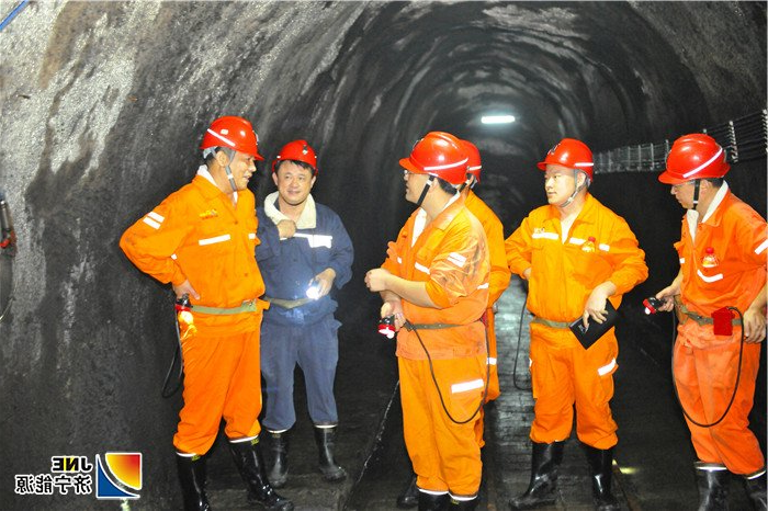 图一：2019年8月13日，党委副书记、总经理张广宇到运河煤矿检查指导工作纪实(时培立 张勇 徐秀娇).jpg