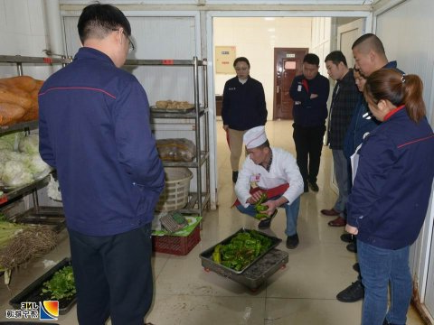 霄云煤矿让职工“算明白账、吃实惠饭”