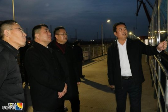 李明富在济矿物流会见鲁能集团客人