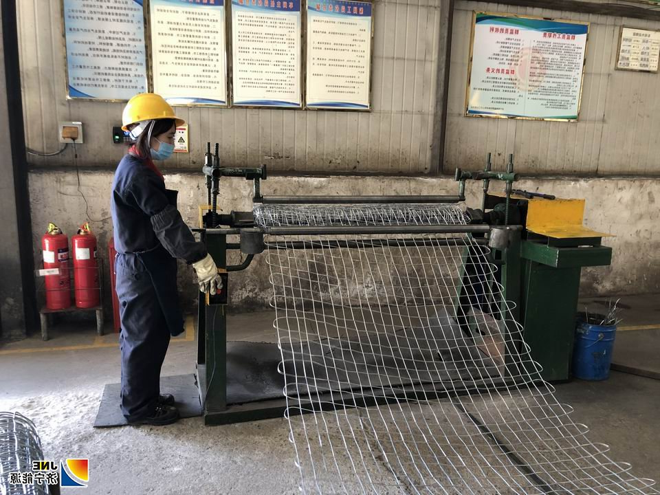 2020年3月20，落陵盛源，矿用产品公司改造经纬网卷网机促安全生产(王为稳).jpg