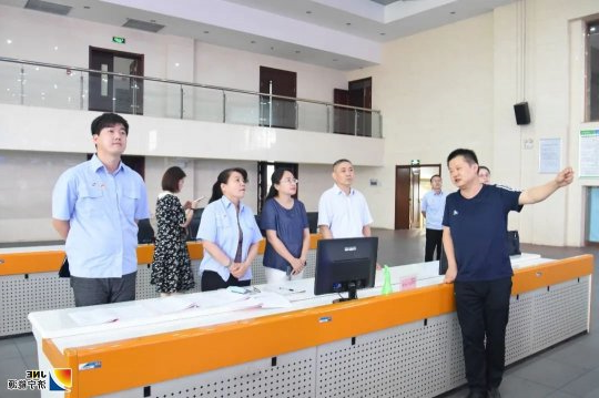 葛琰到集团公司检查验收“双争”工作