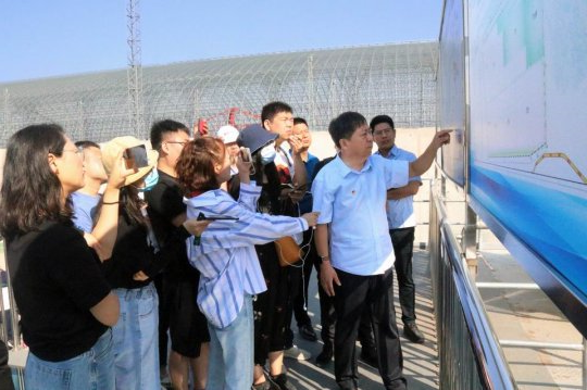 “大河奔腾”主题采访团走进济矿物流