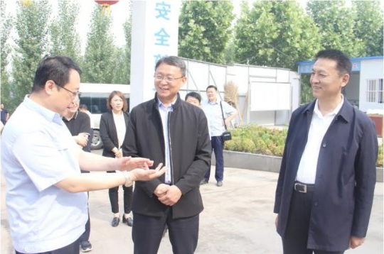 张公迁带队到精密制造产业园观摩调研