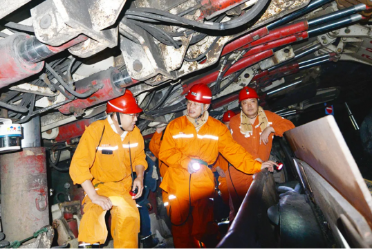 王崇景到安居煤矿、龙拱港调研