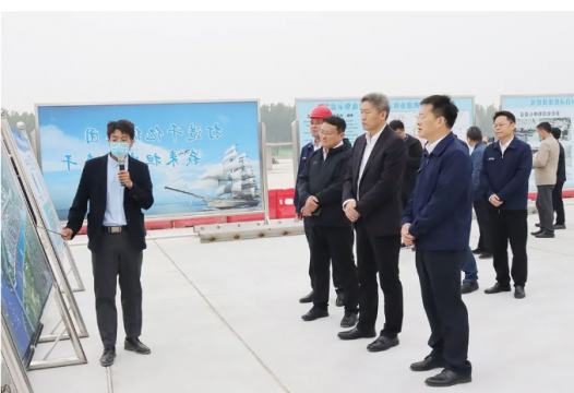 宋华东带队到龙拱港项目现场办公