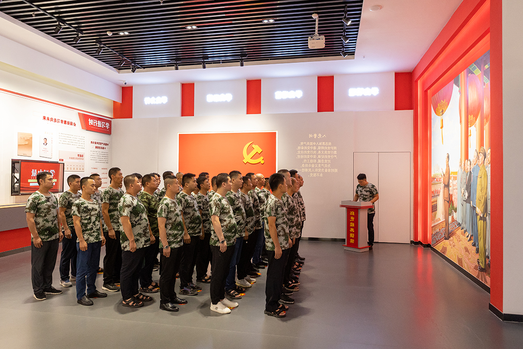 2022年8月10日初心不改 赤诚依旧 运河煤矿组织退役军人参观党性教育基地暨集体过“政治生日”（陈光张弘商小路） (2).jpg