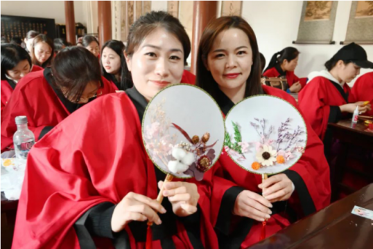 运河煤矿女工“踏春”变“游学”