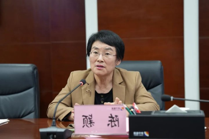 湖北港口集团客人到访济宁能源开展座谈交流