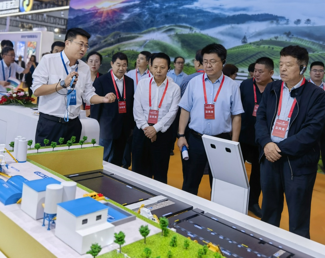 1696382323870532.jpg 640.jpg