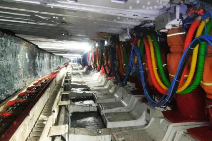 朱家峁煤矿1306智能化工作面联合试运转一次成功