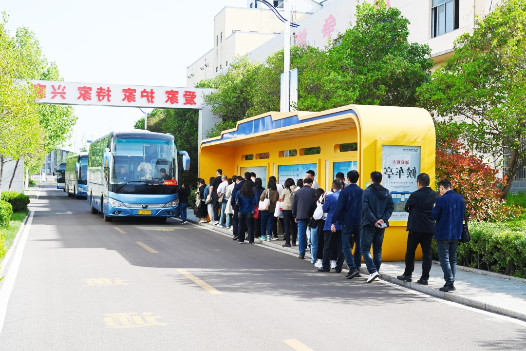 1714880947431221.jpg 候车厅.jpg