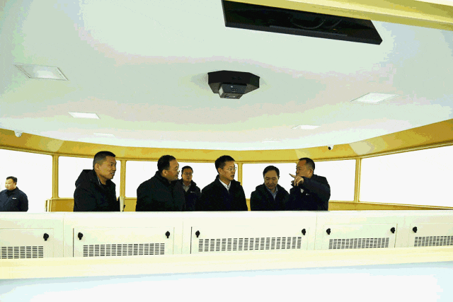 1734143423789331.gif 640.gif