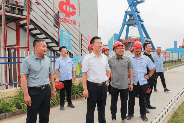 1750659718252037.gif 640.gif