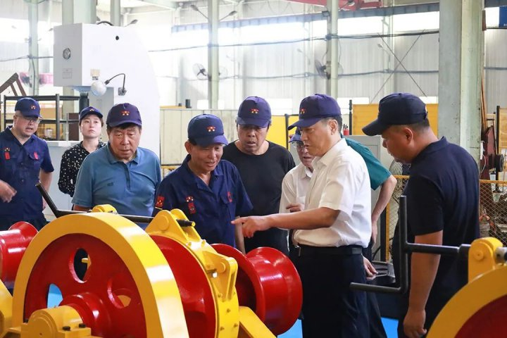 张广宇到新能源船舶配套企业开展调研工作